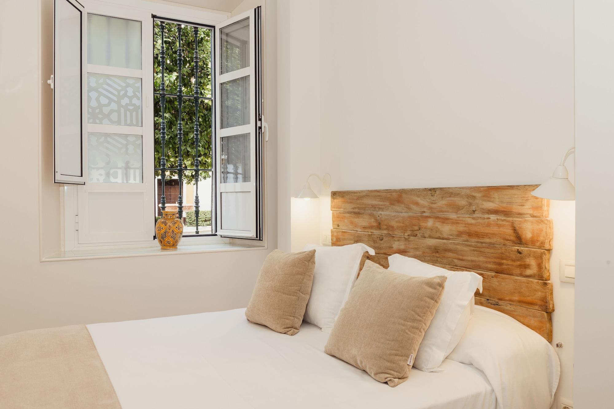 Hotel Boutique Elvira Plaza Севилья Экстерьер фото