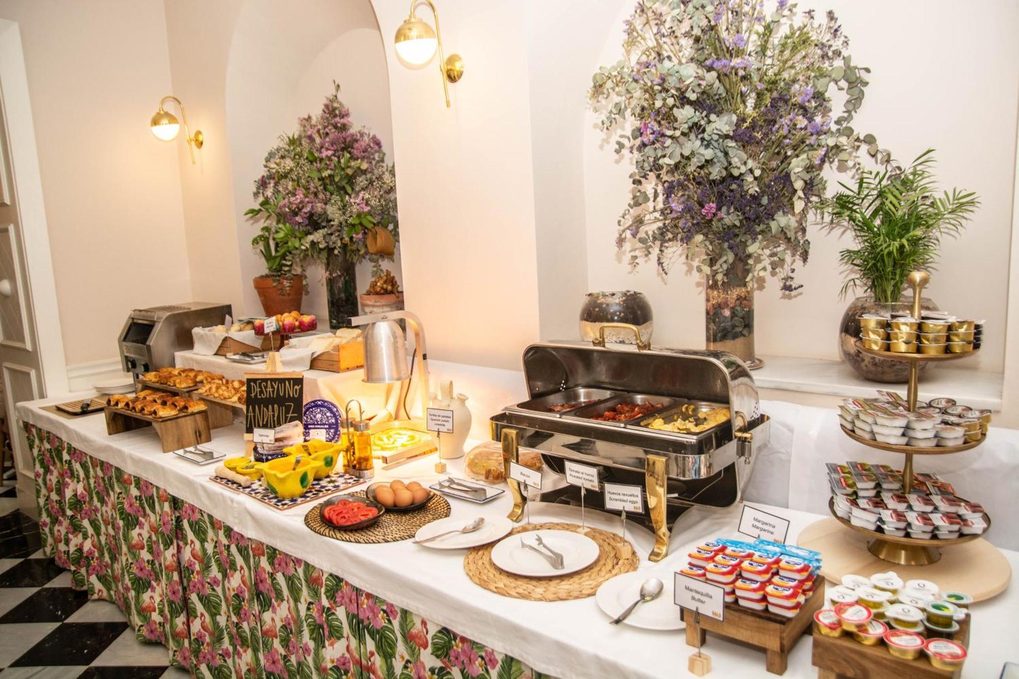 Hotel Boutique Elvira Plaza Севилья Экстерьер фото