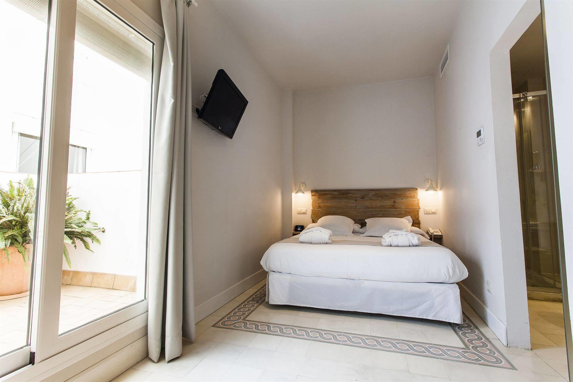 Hotel Boutique Elvira Plaza Севилья Экстерьер фото